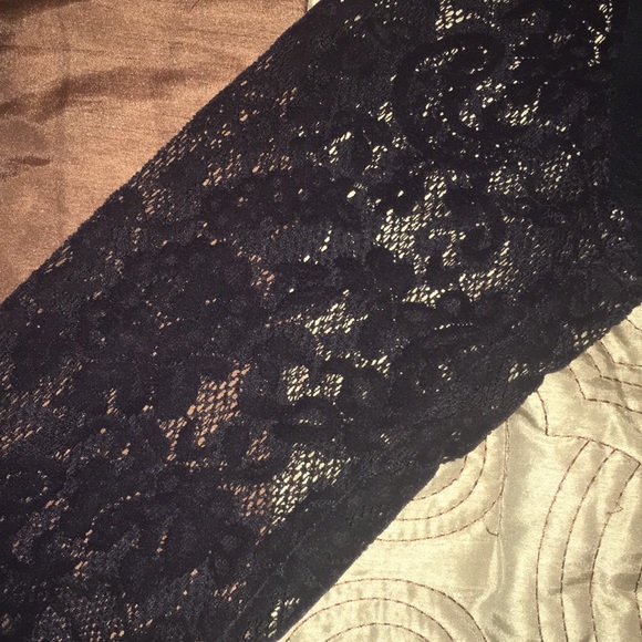 Black lace romper - Picture 3 of 3